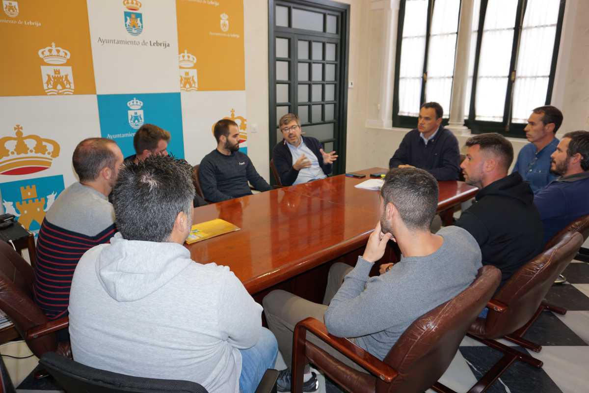 COAG pide el apoyo del Ayuntamiento de Lebrija para que la Junta de Andalucía dote de presupuesto suficiente las ayudas para jóvenes agricultores