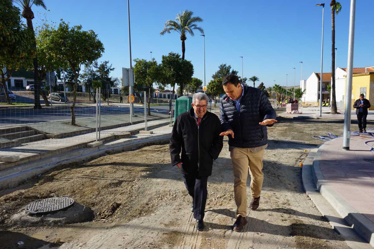 Las obras de mejora que el Ayuntamiento está ejecutando en la barriada Juan Bernabé están prontas a finalizar Las obras de mejora que el Ayuntamiento está ejecutando en la barriada Juan Bernabé están prontas a finalizar