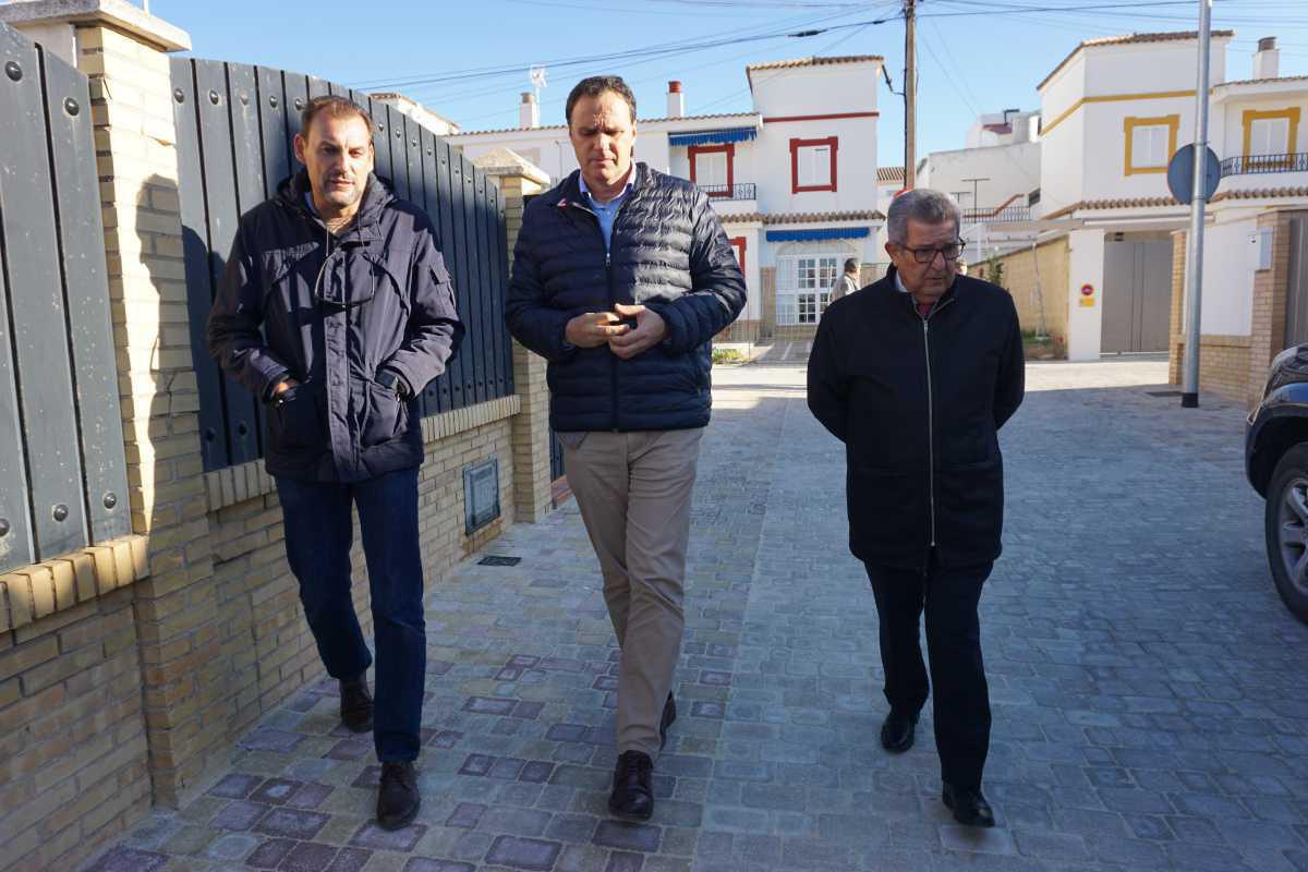 Las obras de mejora que el Ayuntamiento está ejecutando en la barriada Juan Bernabé están prontas a finalizar Las obras de mejora que el Ayuntamiento está ejecutando en la barriada Juan Bernabé están prontas a finalizar