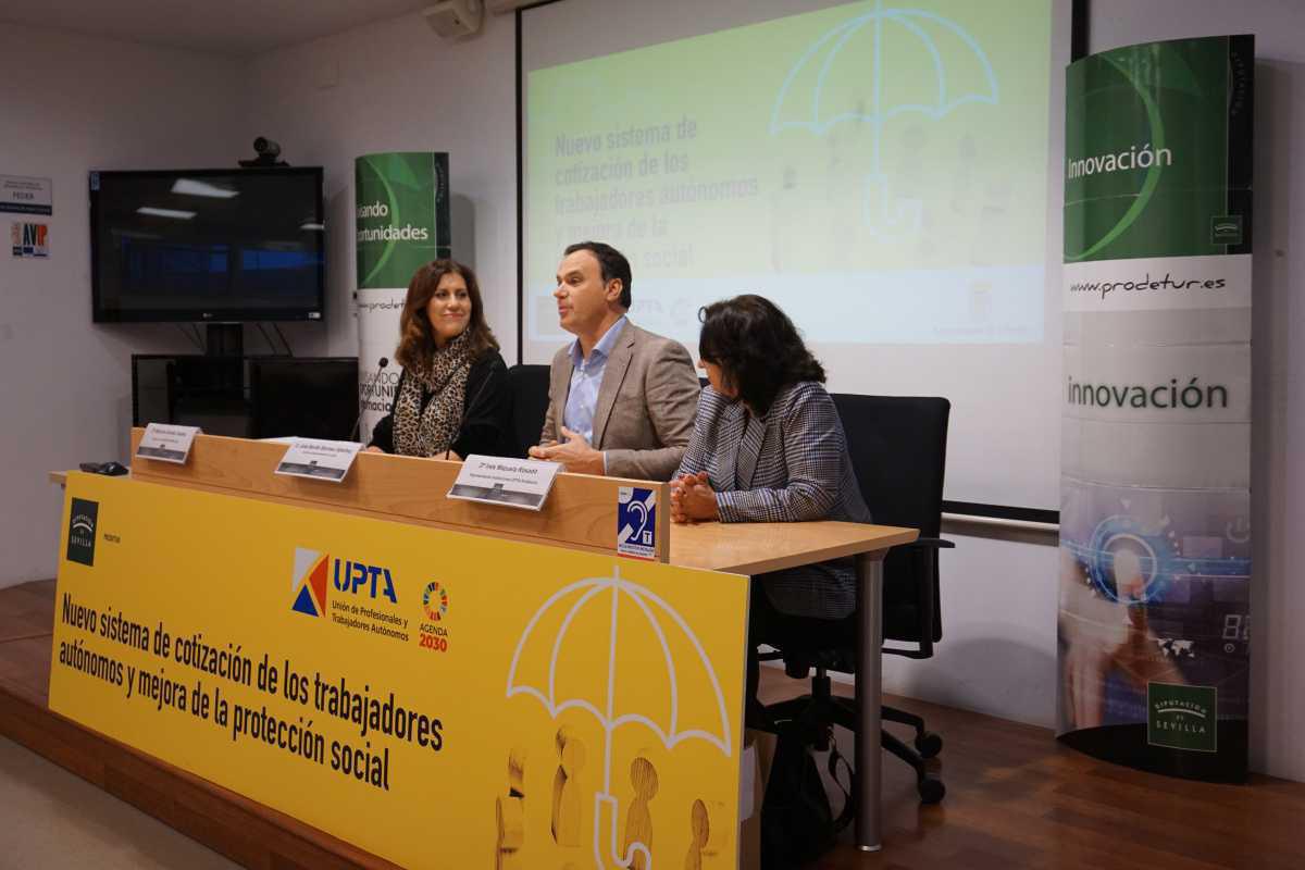 Lebrija acoge una jornada informativa sobre el nuevo sistema de cotización y mejoras en la protección social de los trabajadores y trabajadoras autónomos
