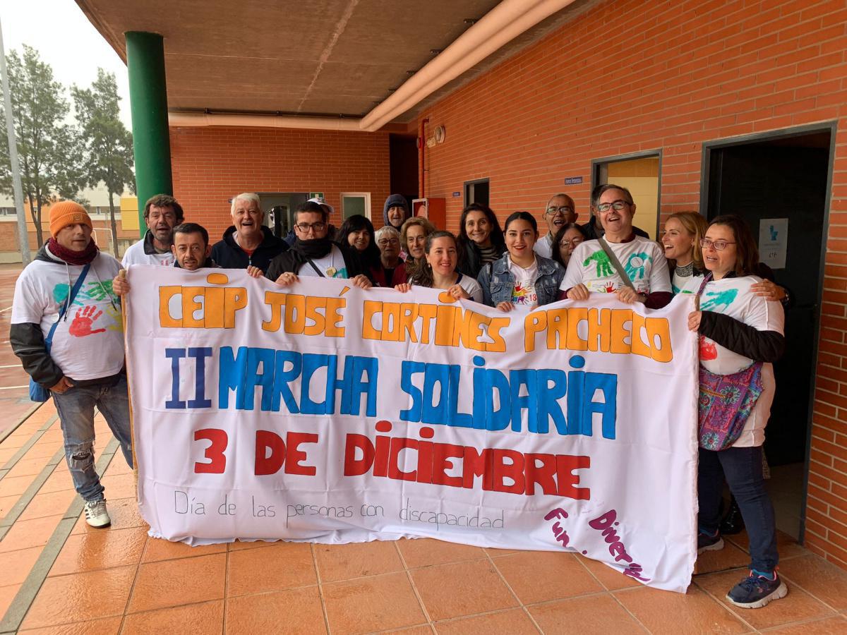 Celebrada con éxito la segunda marcha solidaria organizada por el CEIP Cortines Pacheco Celebrada con éxito la segunda marcha solidaria organizada por el CEIP Cortines Pacheco