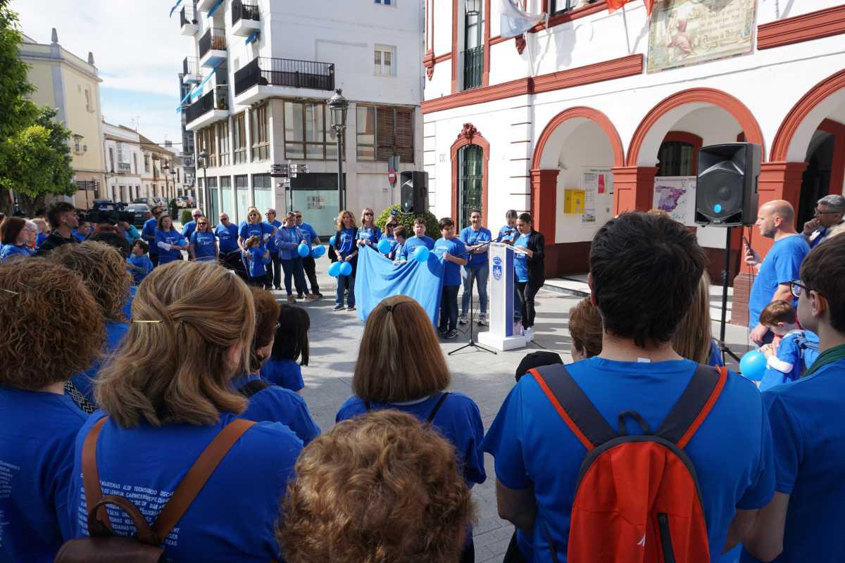 Celebrada en Lebrija la primera marcha azul