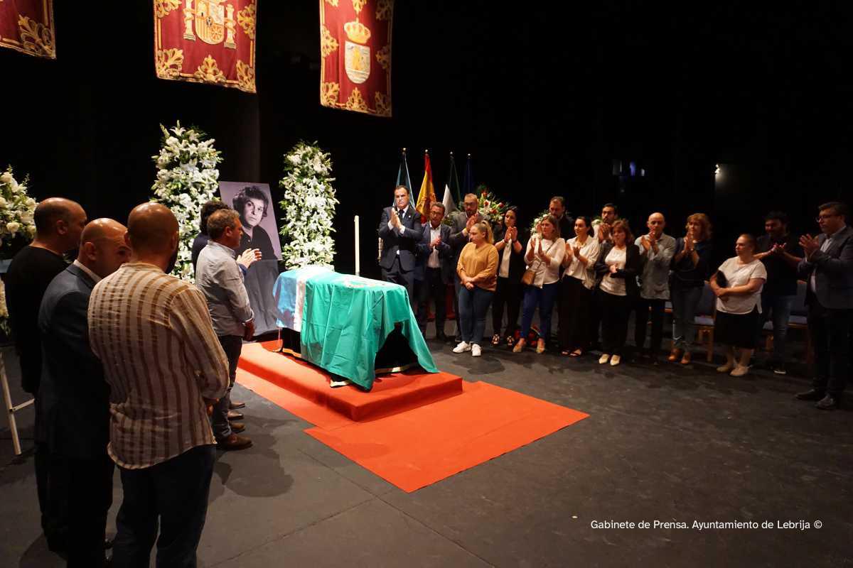 El Ayuntamiento decreta tres días de luto por el fallecimiento de Curro Malena
