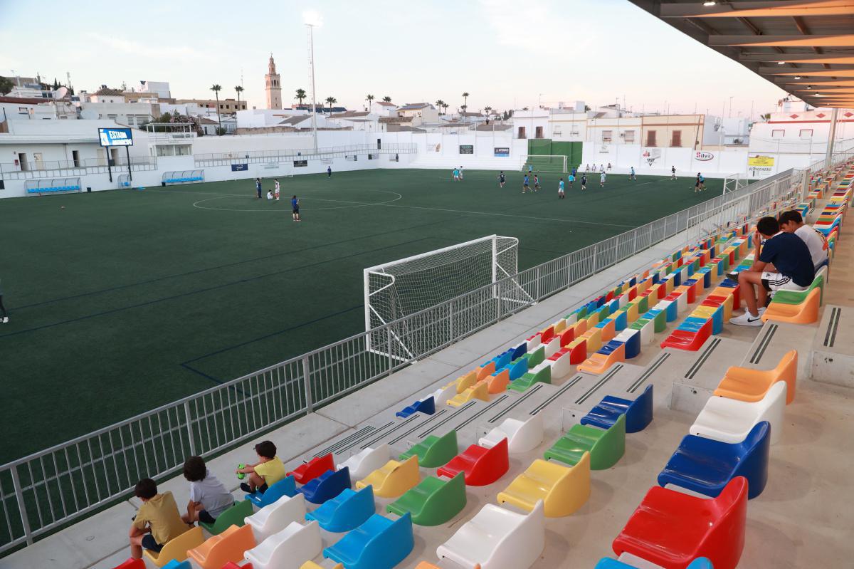 Inaugurado oficialmente el Estadio Municipal de Fútbol tras la remodelación ejecutada por el Ayuntamiento
