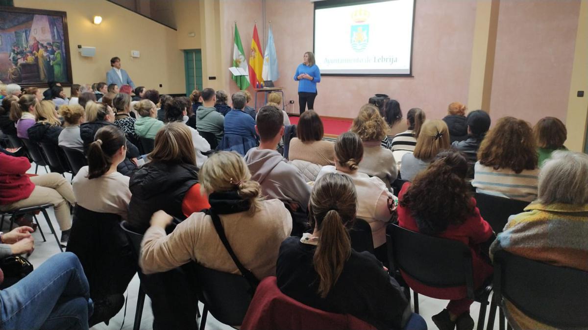 El Ayuntamiento de Lebrija pone en marcha un plan de formación anual para el Servicio de Ayuda a Domicilio
