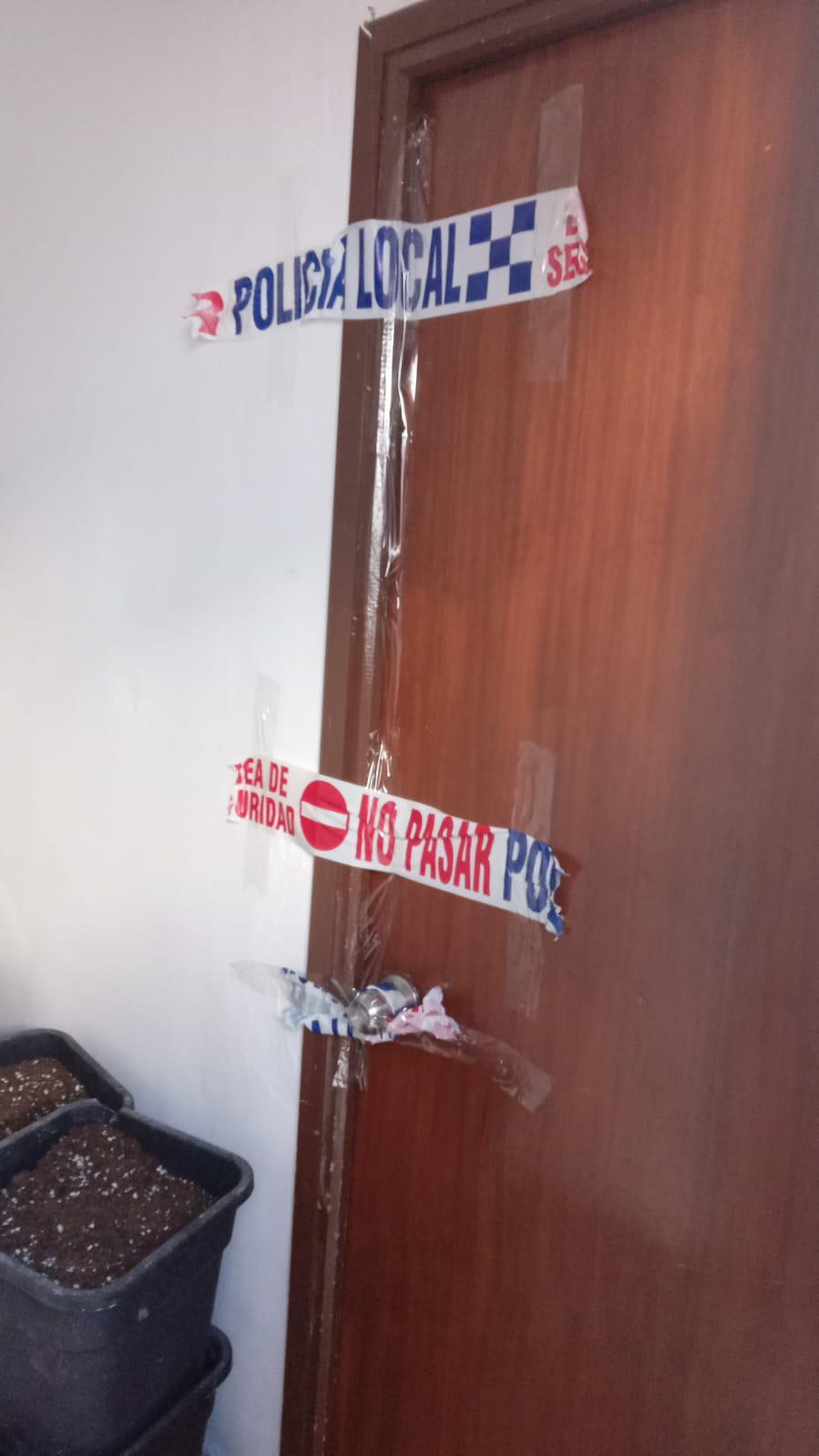 Tres personas detenidas como responsables de una plantación de marihuana indoor con 370 plantas y 20,5 kg de cogollos Tres personas detenidas como responsables de una plantación de marihuana indoor con 370 plantas y 20,5 kg de cogollos