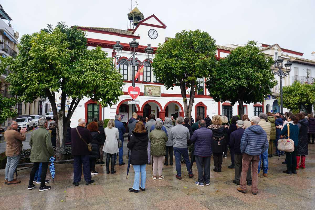El Ayuntamiento de Lebrija se suma al minuto de silencio por la cruel muerte en acto de servicio de dos guardias civiles en Barbate El Ayuntamiento de Lebrija se suma al minuto de silencio por la cruel muerte en acto de servicio de dos guardias civiles en Barbate