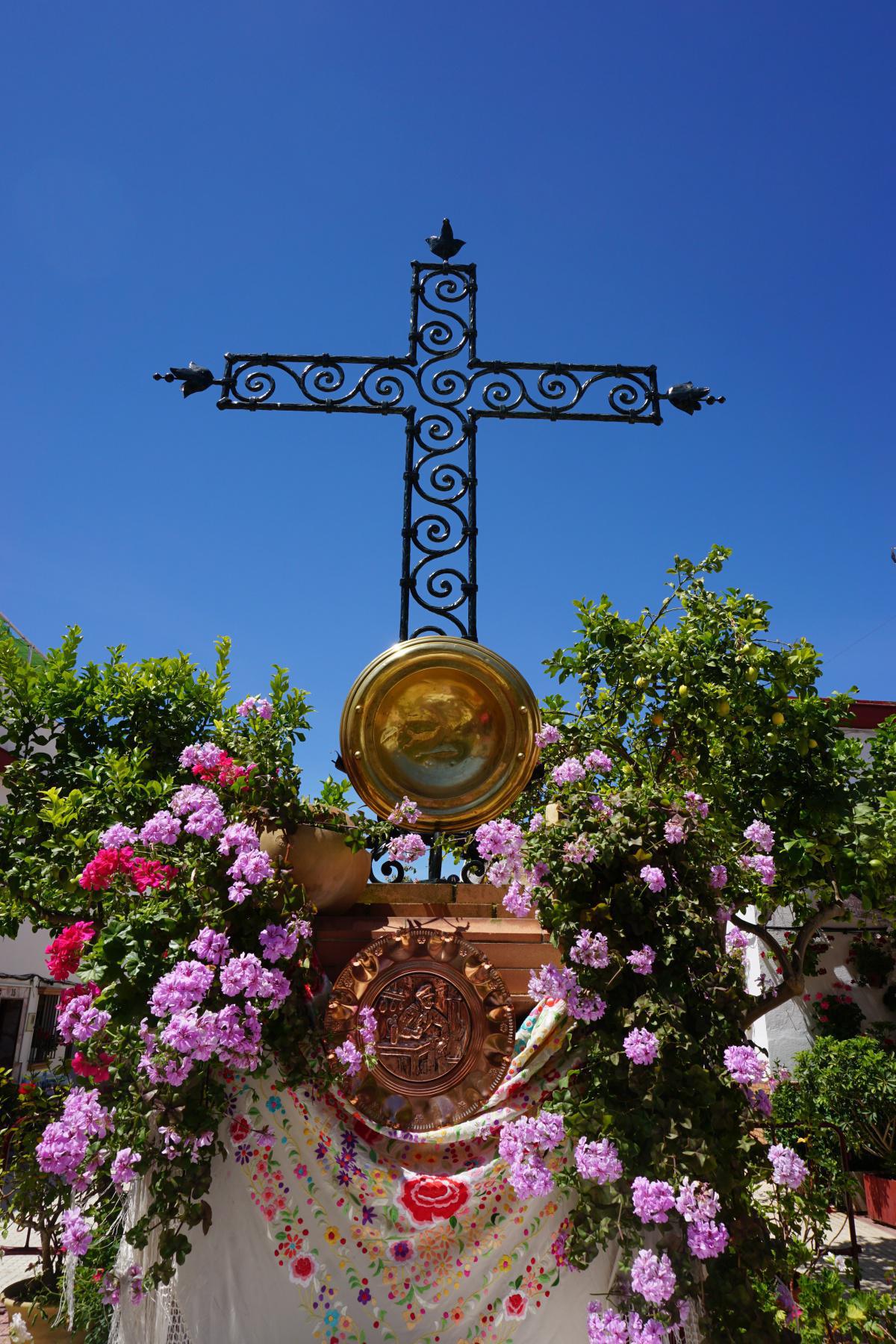 El Ayuntamiento de Lebrija publica un Bando en el que se establece las normas para el montaje y el plazo de solicitud para participar en las Cruces de Mayo de 2024