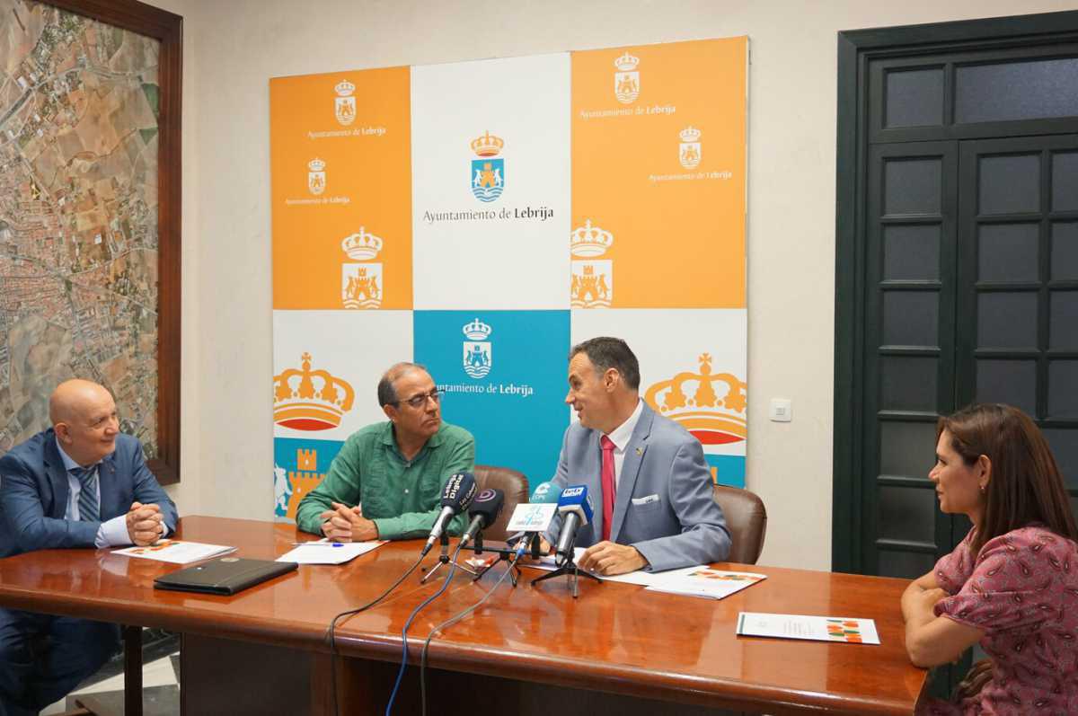 La Universidad de Sevilla se adhiere al Centro de Investigación Interuniversitario de Andalucía “Elio Antonio de Nebrija. Humanismo y Tradición Clásica”  La Universidad de Sevilla se adhiere al Centro de Investigación Interuniversitario de Andalucía “Elio Antonio de Nebrija. Humanismo y Tradición Clásica”