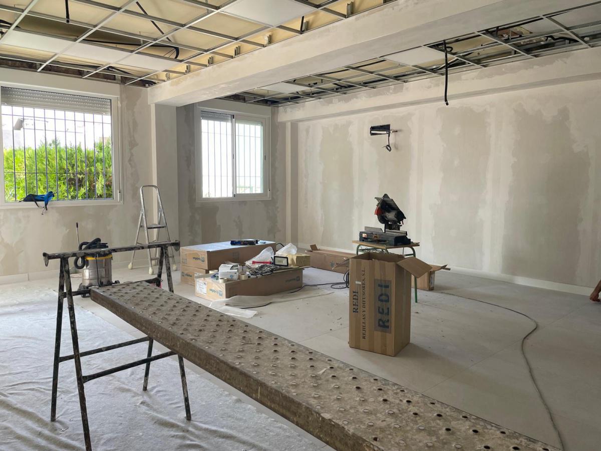 El Ayuntamiento construye el nuevo comedor del CEIP Ignacio Halcón