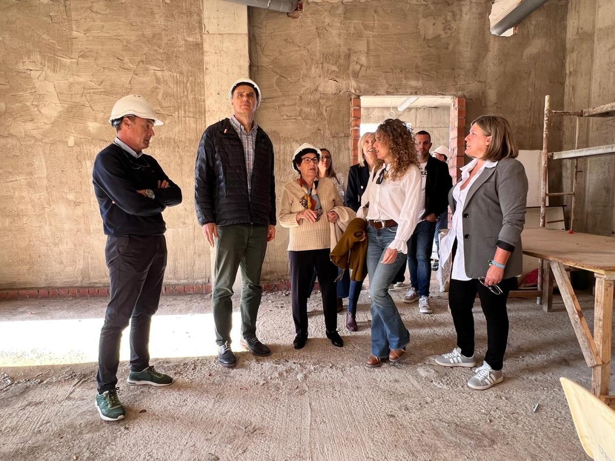 La Asociación de Alzheimer ampliará sus servicios en un local ubicado en el edificio en construcción de la promoción de 34 alojamientos públicos