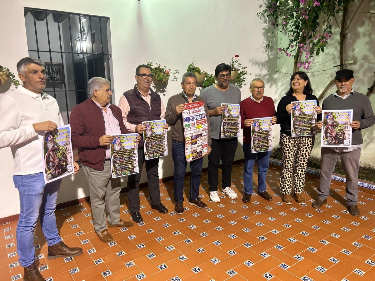 La Asociación por el Progreso del Pueblo Gitano de Lebrija rinde un homenaje al Doctor en Medicina Curro Carrasco Peña