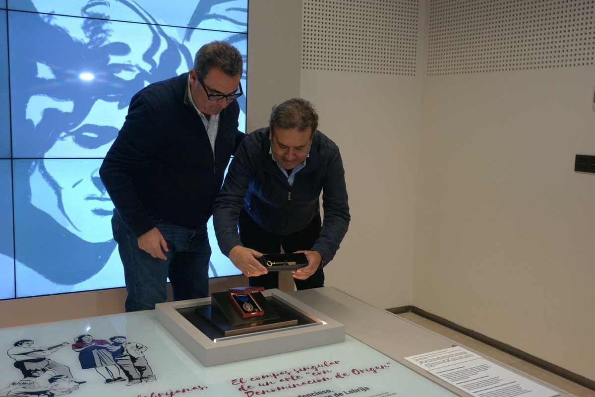 La llave de la Cajas de las Letras de Juan Peña El Lebrijano se expone en el Centro del Flamenco