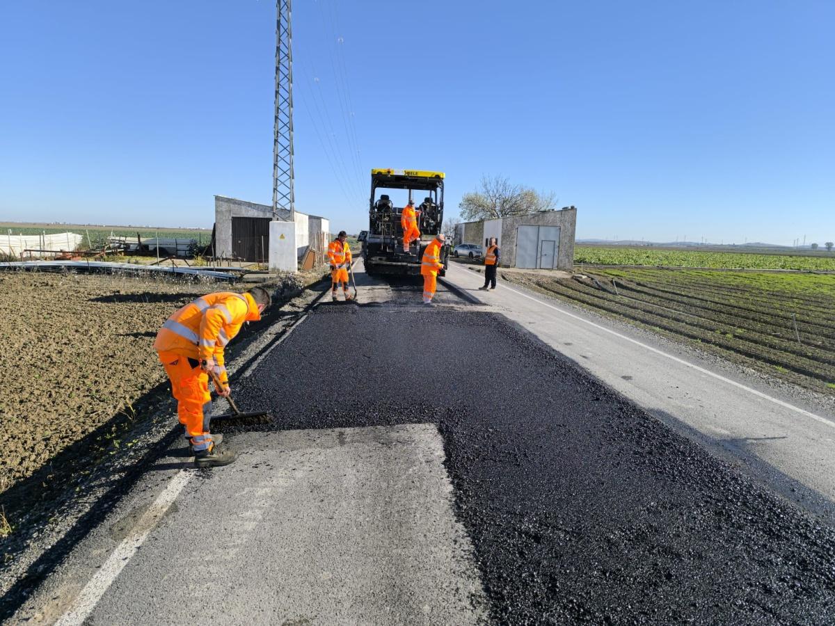  Comienzan los trabajos de reparación del camino de Las Marismas 