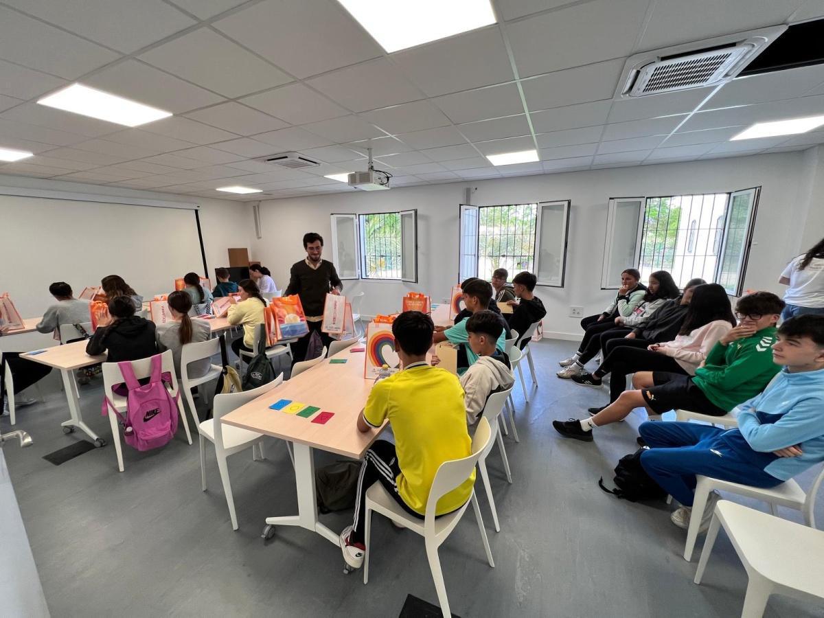 Alumnado del instituto El Fontanal participa en una nueva actividad organizada por la delegación de Juventud