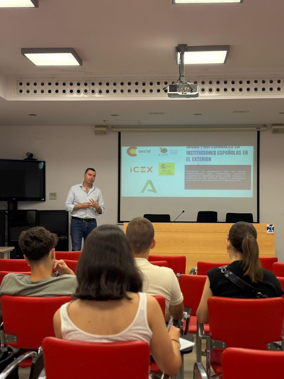 Celebrada en Lebrija una reunión informativa sobre el programa Experint 