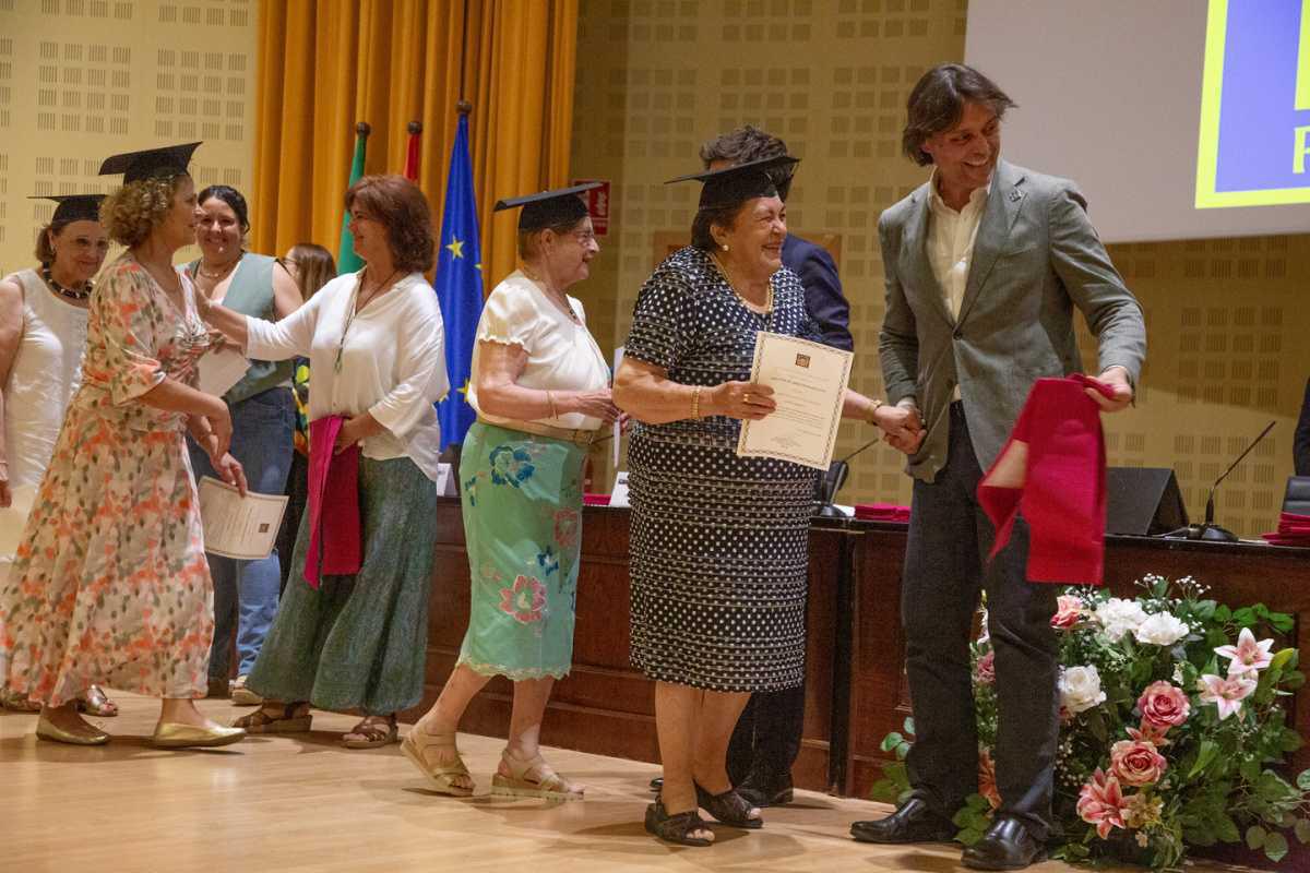 El Aula Abierta de Mayores de Lebrija estuvo presente la clausura del curso 2024/25 celebrada en la Universidad Pablo de Olavide