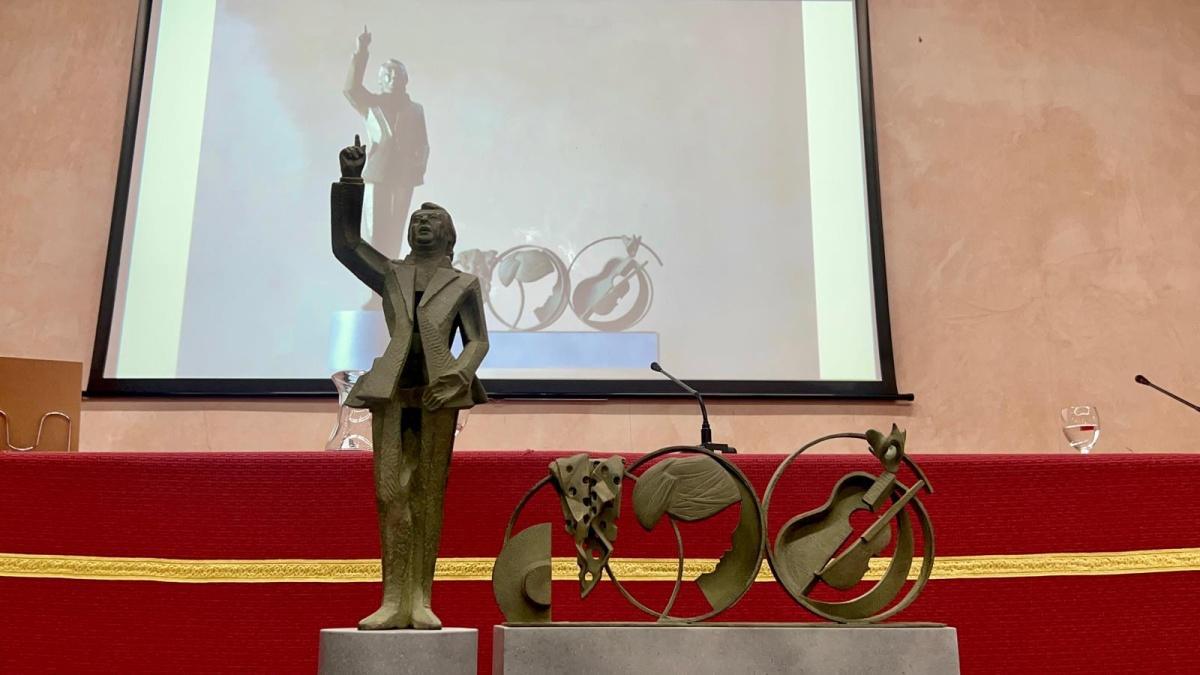 Presentación del proyecto de monumento a Juan Peña “El Lebrijano” en el marco de la 60 edición de la Caracolá Lebrijana