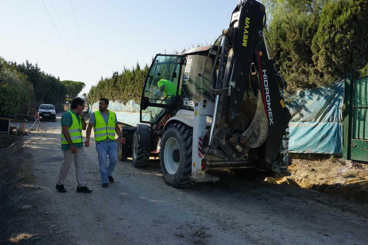 Comienzan las obras de mejora de la pavimentación del Camino de Bornos