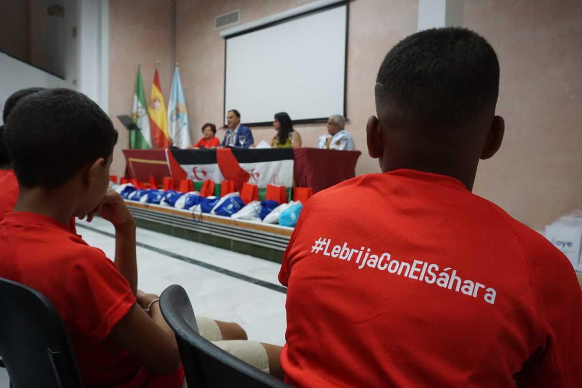 Recepción oficial a los niños y niñas saharauis que pasan este verano en Lebrija dentro del Programa de Vacaciones en Paz
