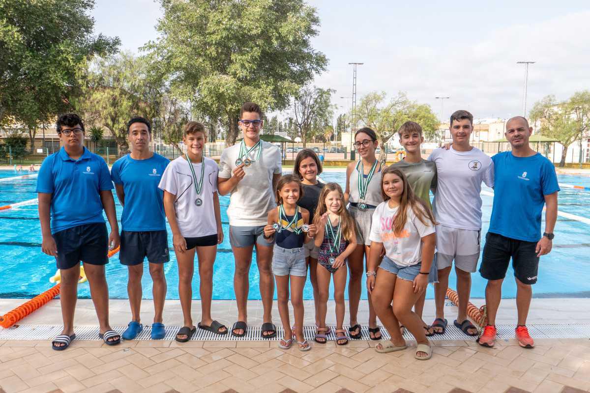 9 medallas para el equipo de natación de Lebrija