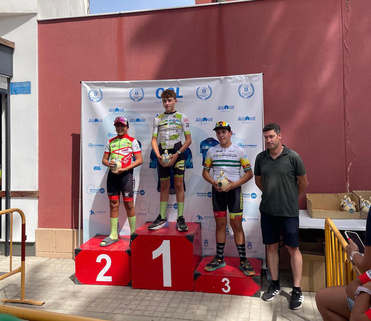 Más de 80 ciclistas participan en el Trofeo de Ciclismo "Feria de Lebrija 2025"