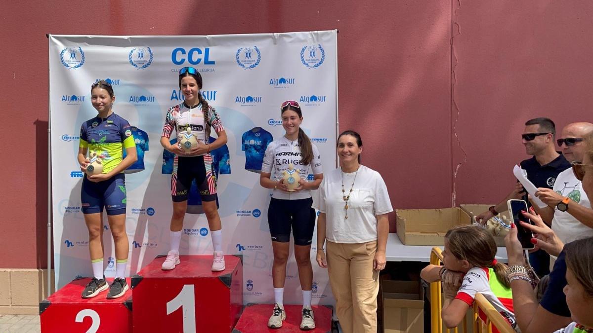 Más de 80 ciclistas participan en el Trofeo de Ciclismo "Feria de Lebrija 2025"