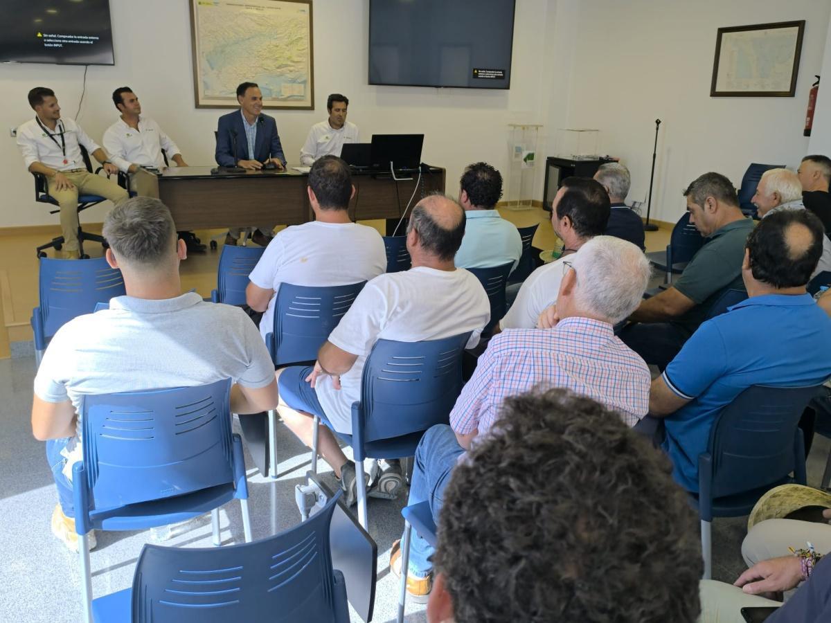 Celebrada en la Comunidad de Regantes del Sector BXII del Bajo Guadalquivir una jornada de presentación de maquinaria agrícola