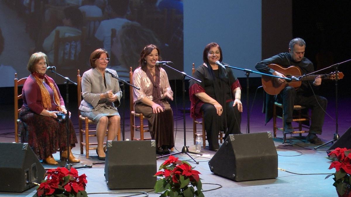 El Centro de Participación Activa de Mayores celebra su tradicional canto a la Navidad