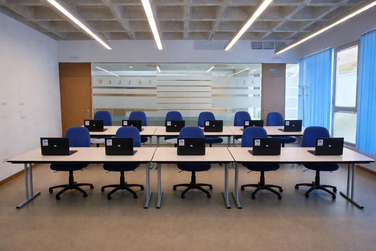 El Ayuntamiento de Lebrija recibe una subvención para la mejora de los recursos tecnológicos municipales