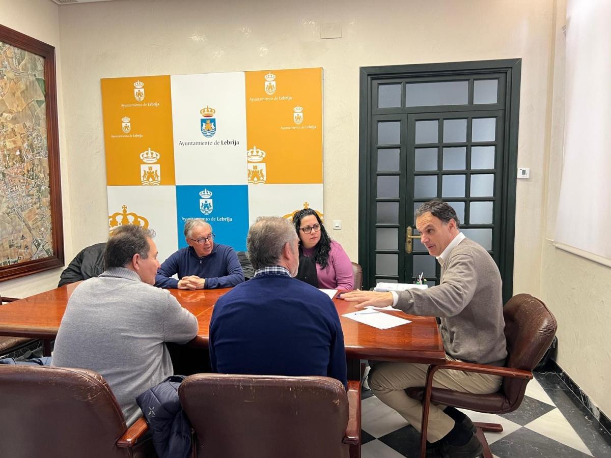 El Ayuntamiento de Lebrija solicita a la Junta medidas extraordinarias de apoyo al comercio ambulante