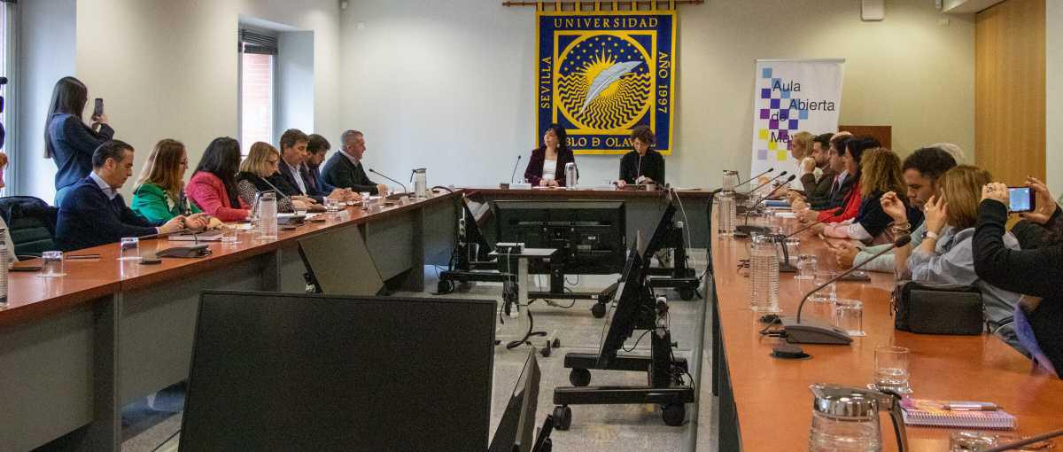 La Universidad Pablo de Olavide y el Ayuntamiento de Lebrija ratifican su convenio para el desarrollo del Aula Abierta de Mayores