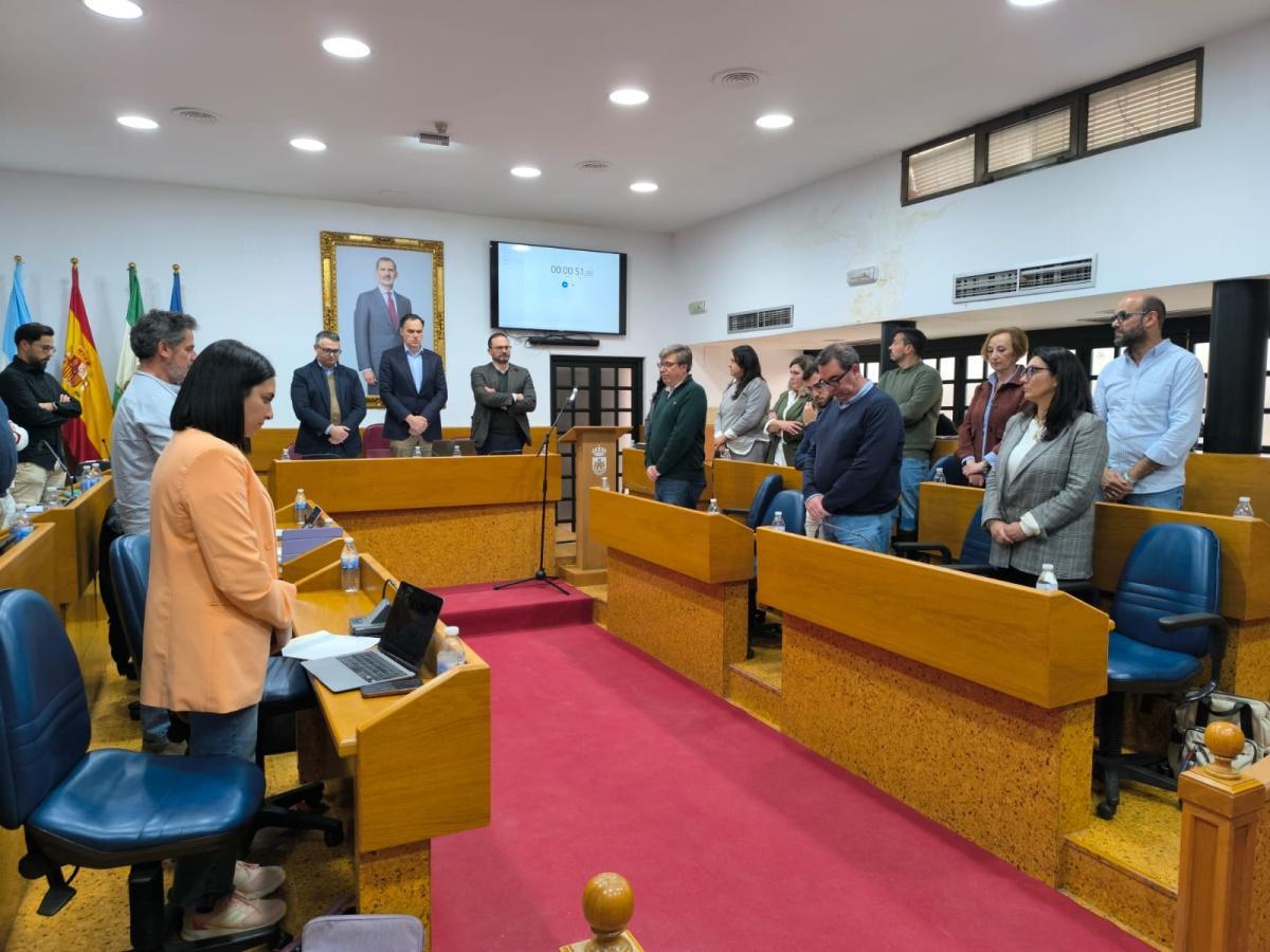 El Pleno de la Corporación Municipal rinde homenaje a Pepe Montaraz con la lectura de una declaración institucional