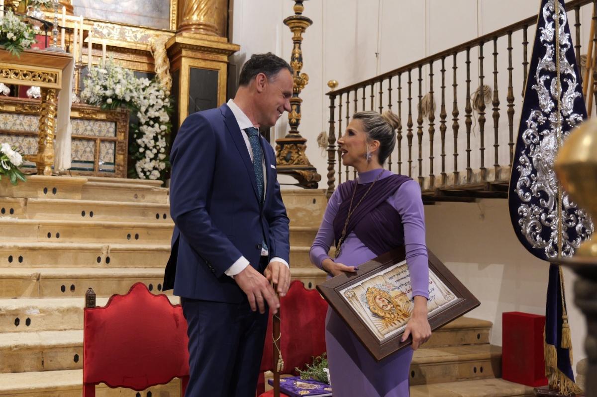 Ana Rodríguez Afanador emociona como pregonera de la Hermandad del Rocío de Lebrija