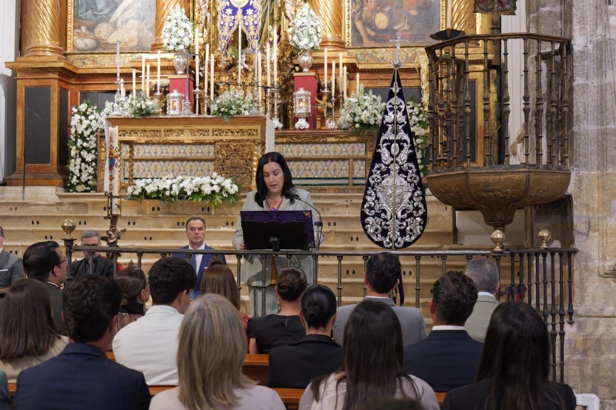 Ana Rodríguez Afanador emociona como pregonera de la Hermandad del Rocío de Lebrija