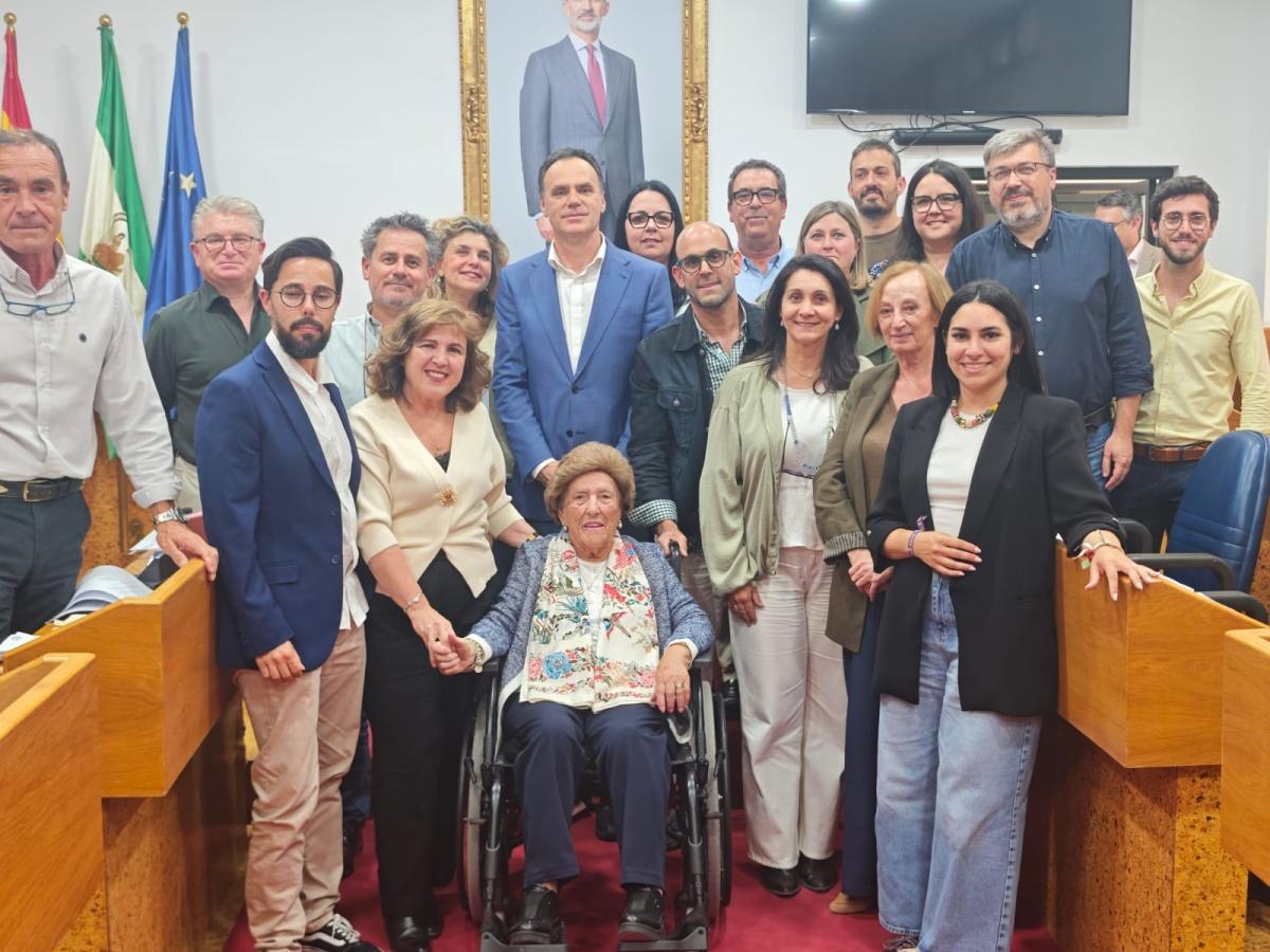El Pleno del Ayuntamiento aprueba dedicar una plaza pública a María Jesús García Ruiz “La Birira”, histórica Corralera de Lebrija