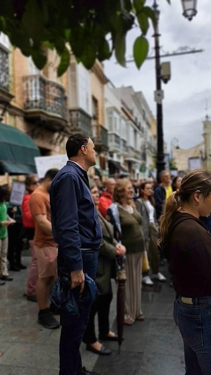 La protección del Guadalquivir frente a los vertidos mineros moviliza a miles de personas en Sanlúcar de Barrameda