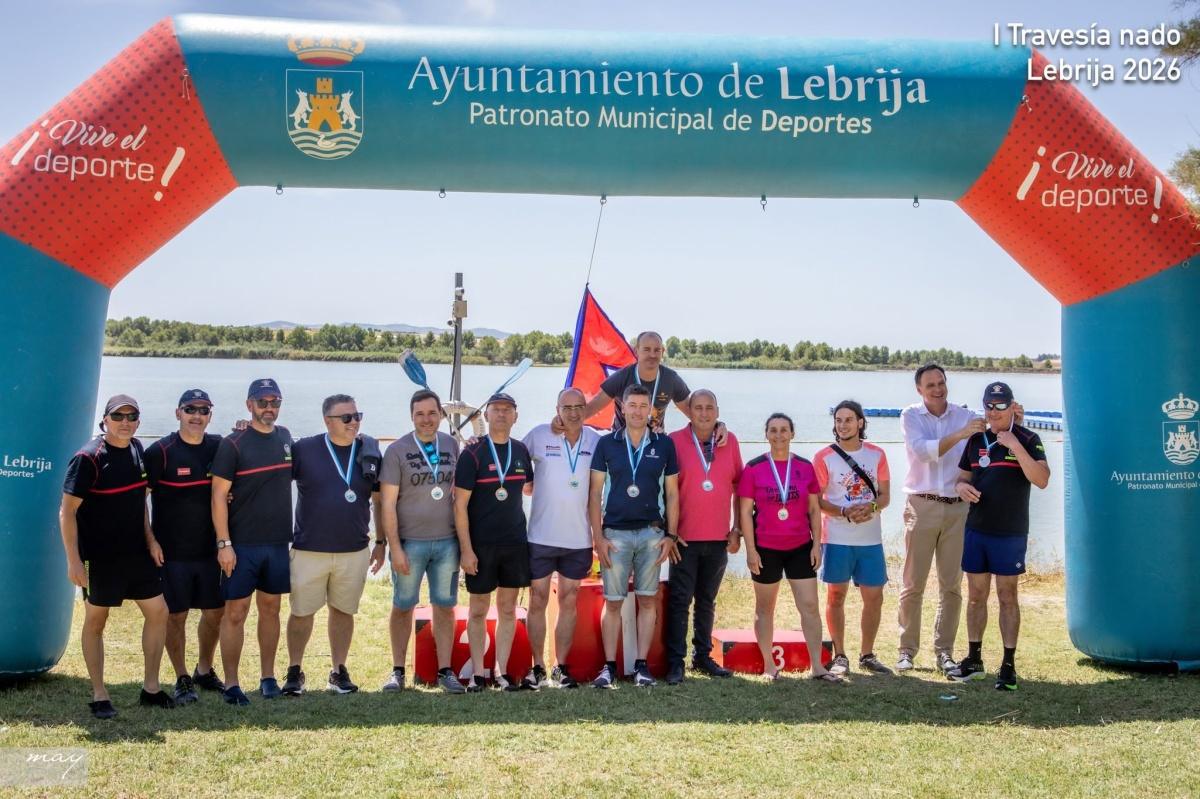 Éxito de participación y solidaridad en la I Travesía a Nado Ciudad de Lebrija 