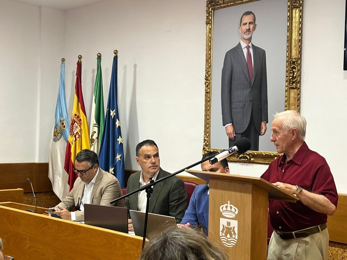El Pleno del Ayuntamiento aprueba por unanimidad la concesión de la Medalla de Oro de la Ciudad a AJUDISLE