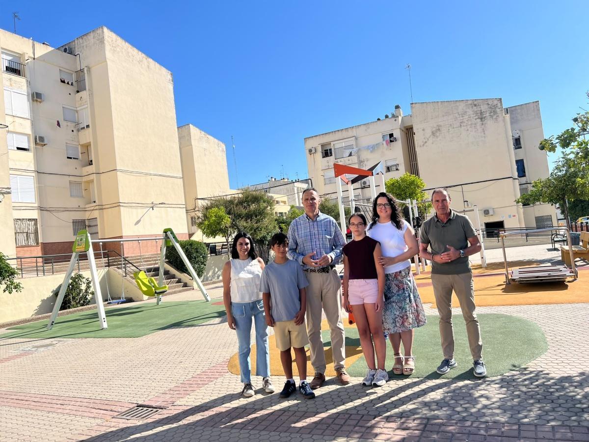 Los niños y niñas del CLIA continúan con su campaña para promover el cuidado de los parques infantiles de Lebrija