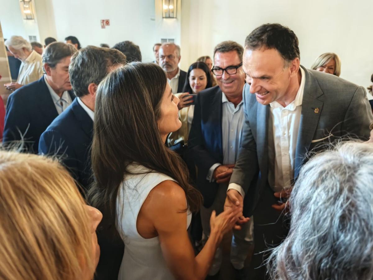 El Alcalde de Lebrija acude a la reunión anual de centros del Instituto Cervantes, presidida por la Reina en Jerez