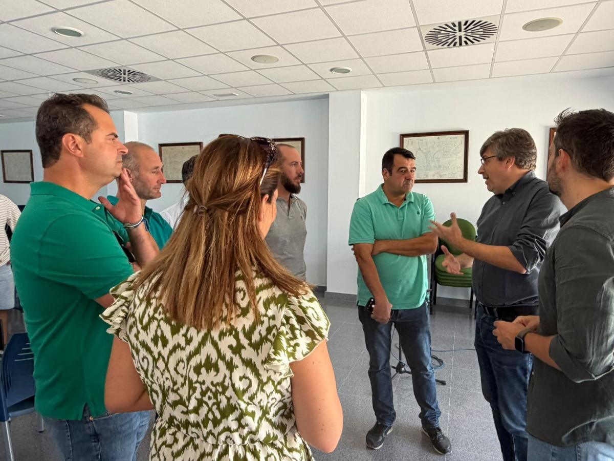 Representantes de COAG visitan Lebrija y la Comunidad de Regantes del B-XII para analizar el presente y futuro del sector agrícola