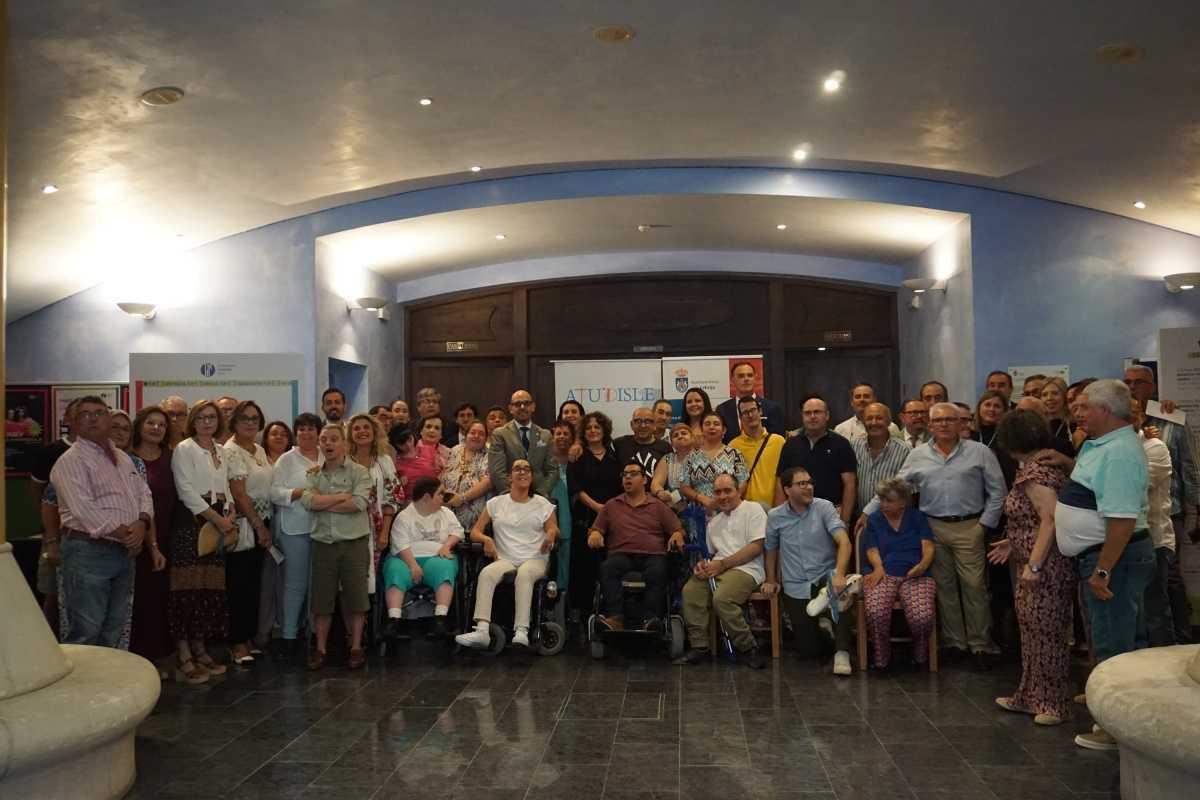 AJUDISLE recibe la Medalla de Oro de la Ciudad de Lebrija por sus 50 años de trayectoria