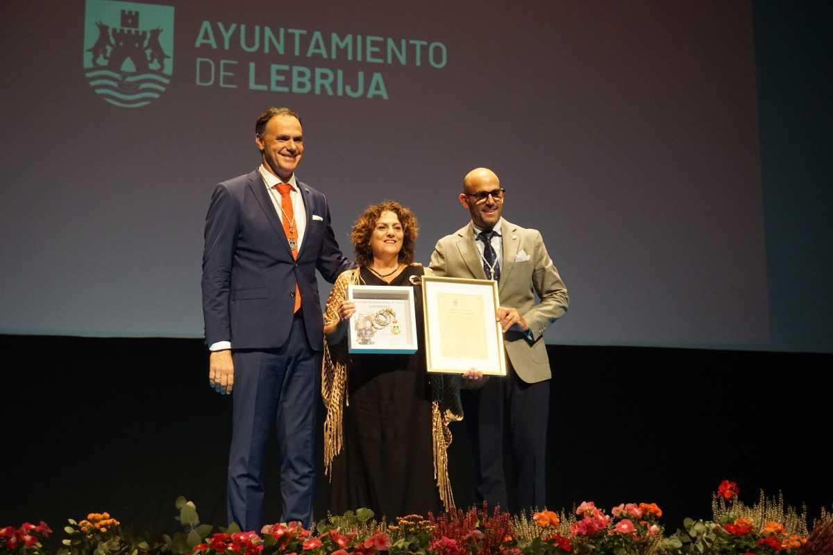 AJUDISLE recibe la Medalla de Oro de la Ciudad de Lebrija por sus 50 años de trayectoria