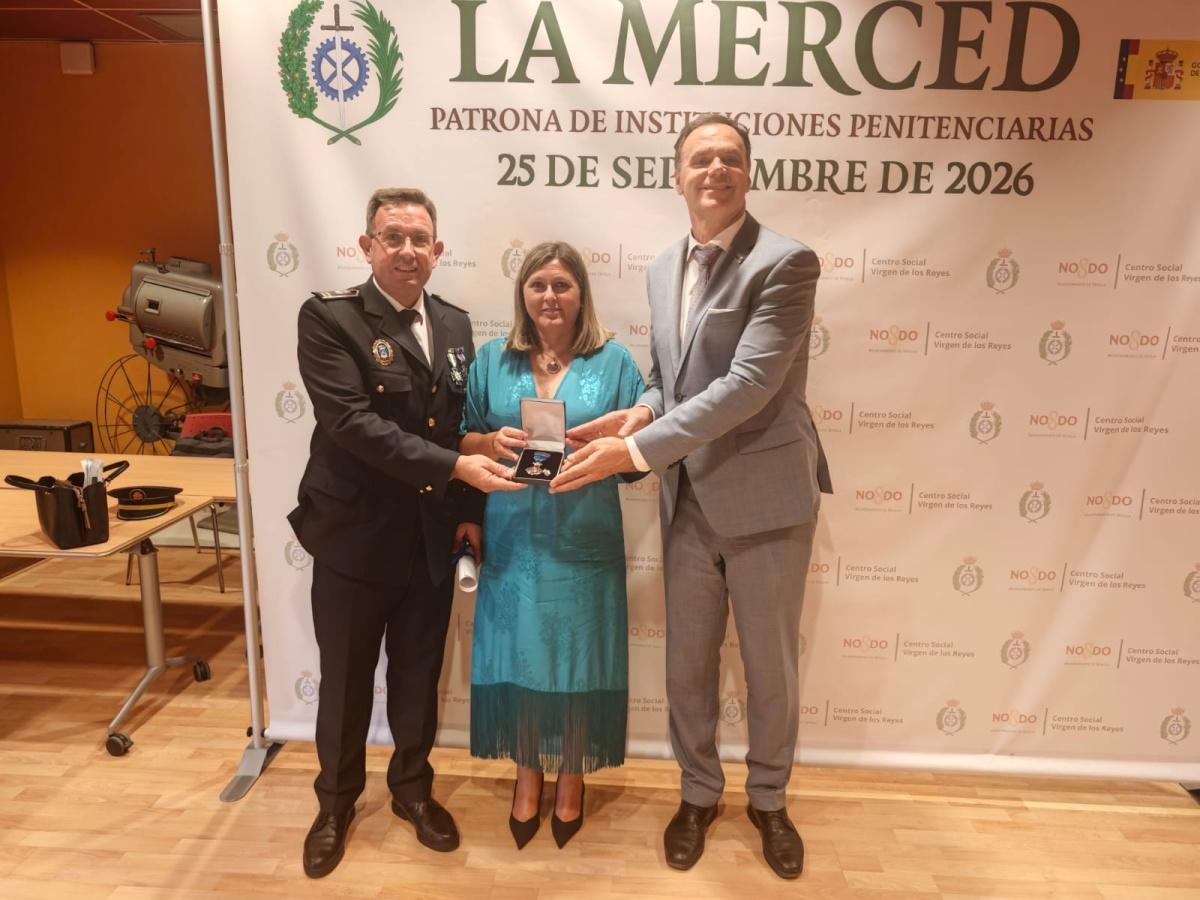 El Ayuntamiento de Lebrija recibe la Medalla al Mérito Social Penitenciario por la labor de la Policía Local