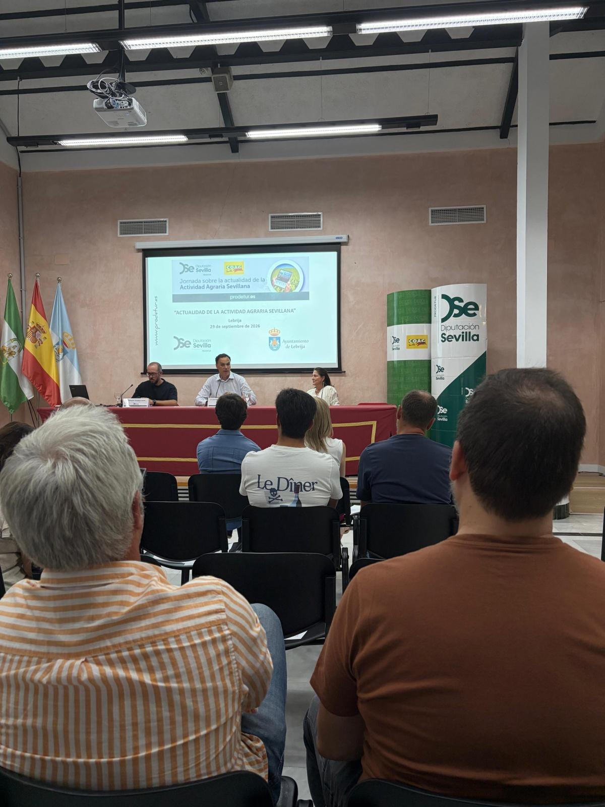 Lebrija aborda los retos del sector agrícola y ganadero ante el nuevo marco de la PAC