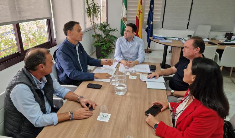 El alcalde de Lebrija mantiene una reunión con el Director General de Protección Social y Barriadas de Actuación Preferente de la Junta de Andalucía