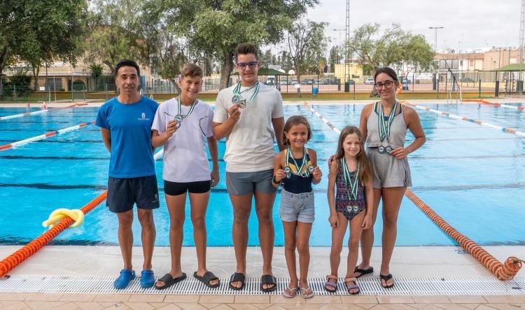 9 medallas para el equipo de natación de Lebrija