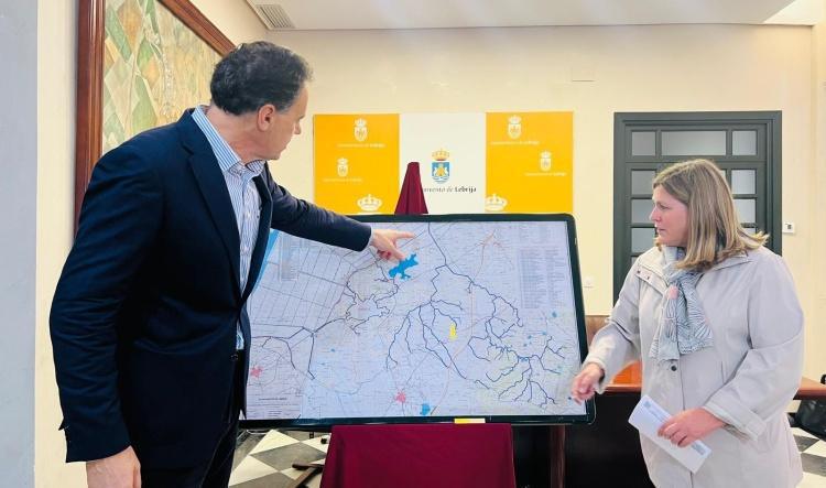 El alcalde hace un llamamiento a la prudencia ante el temporal y la crecida histórica del río Guadalquivir