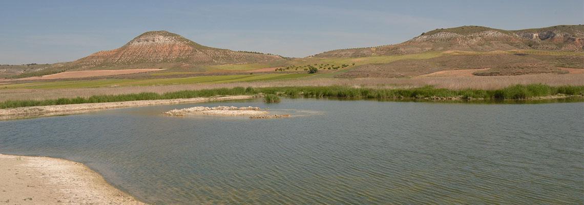 Laguna y Cerro de las Maricas